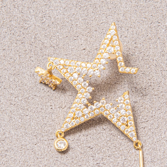 Star and Moon Earring - Picture 8 of 10